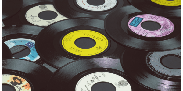 Вінілові платівки: чому вони повернулися і як розпочати колекцію