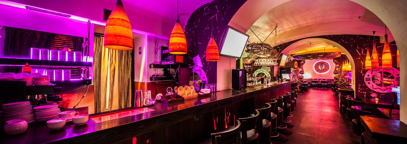 Fiji Lounge Bar — лаунж-ресторан з терасою на Подолі: місце, де хочеться повертатися